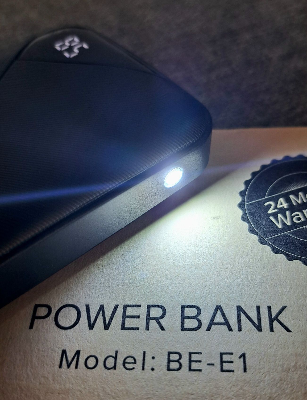 Powerbank 3A 10000mAh szybki mocny kieszonkowy USB-C LED latarka EAFU