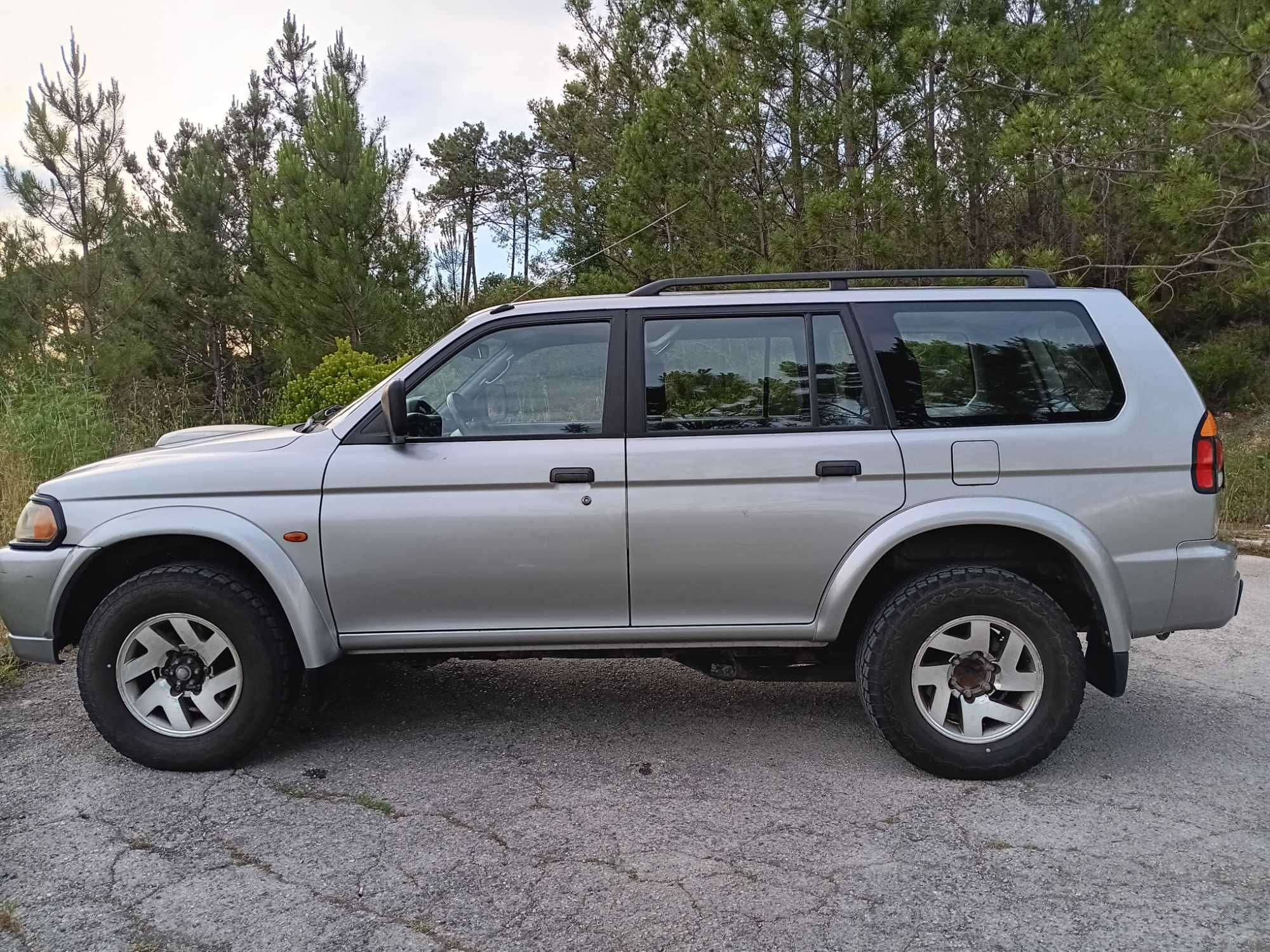 Mitsubishi Pajero Sport 2.5 TD GLS