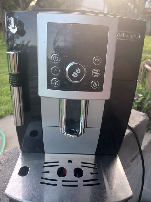 Продам кавоварку Delonghi