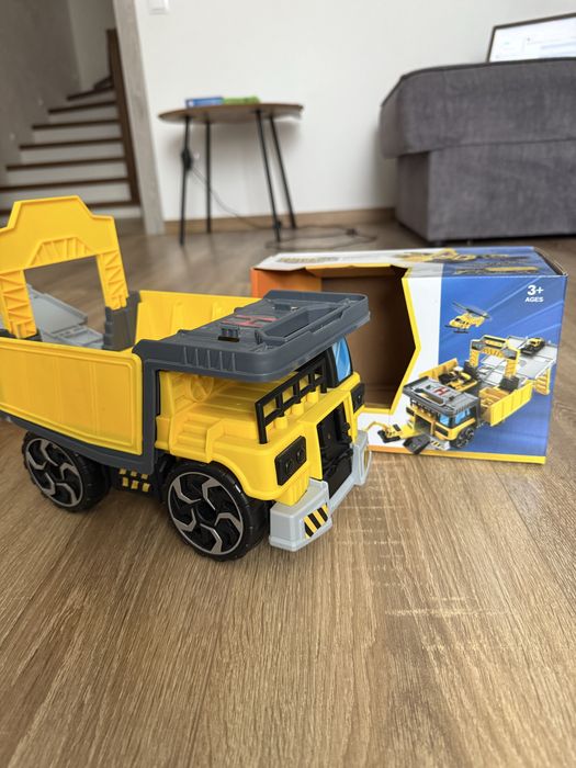 Самоскид Super Storage трек. В ідеалі