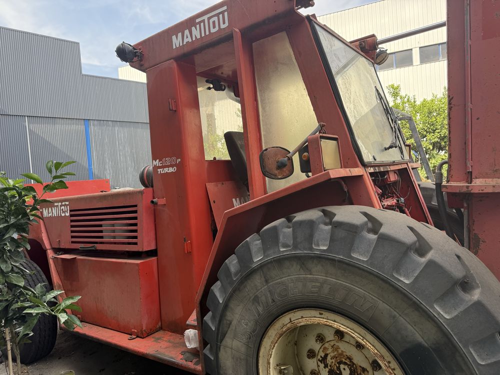 Empilhador manitou de 12,000 kgrs