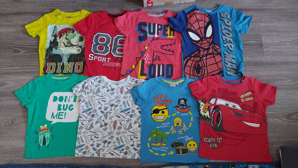 Zestaw 8 koszulek r.104