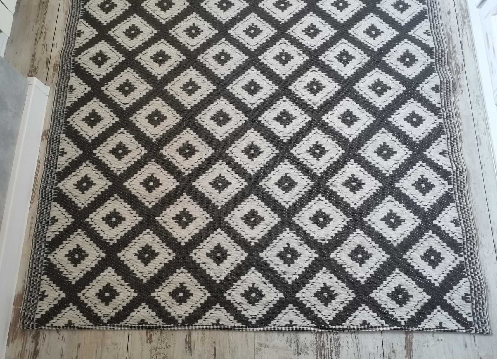 Jak nowy dywan tarasowy, wodoodporny, czarno biały, wym. 187 x 123 cm