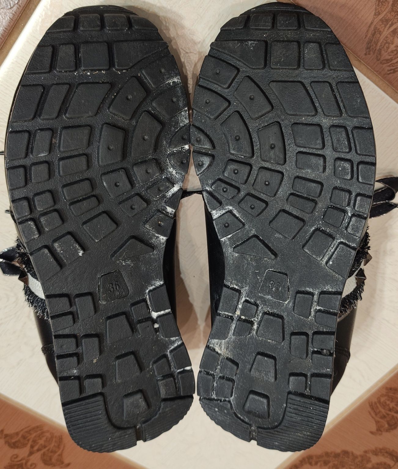 CCC buty z ćwiekami dżetami