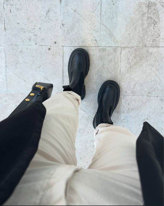 Зимові челсі у чорному кольорі