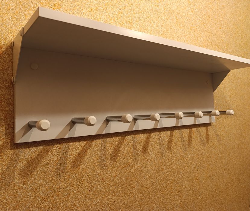 Вішалка для одягу