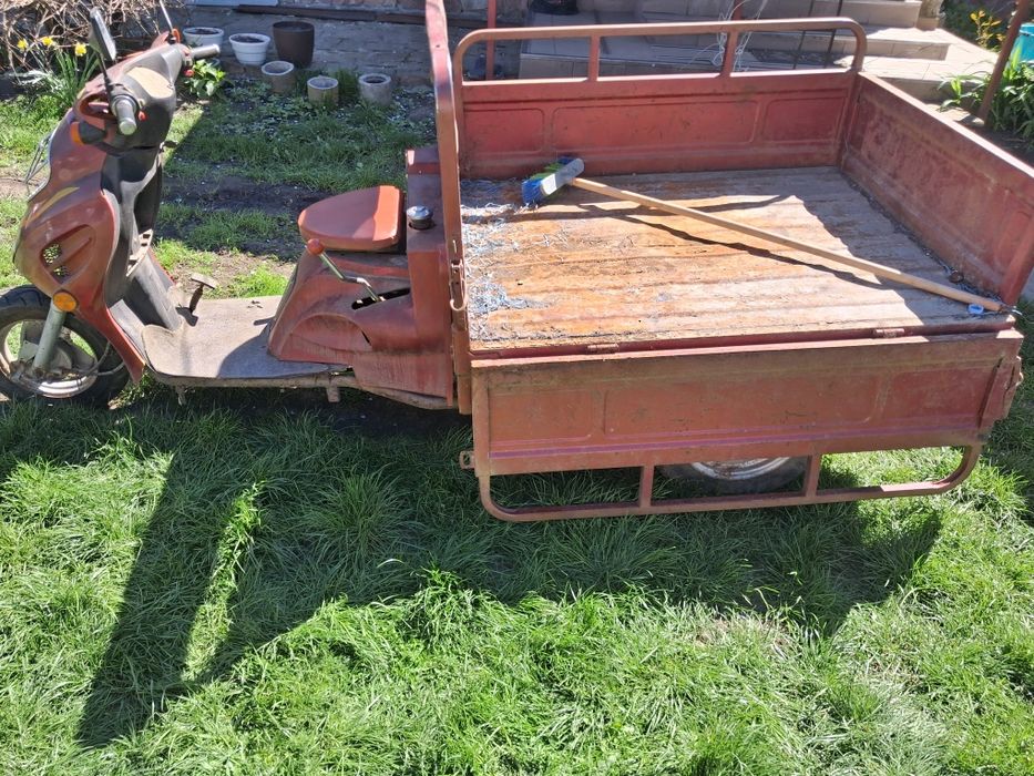 Моторолер.Мотоцикл..Скутер трайк муравей