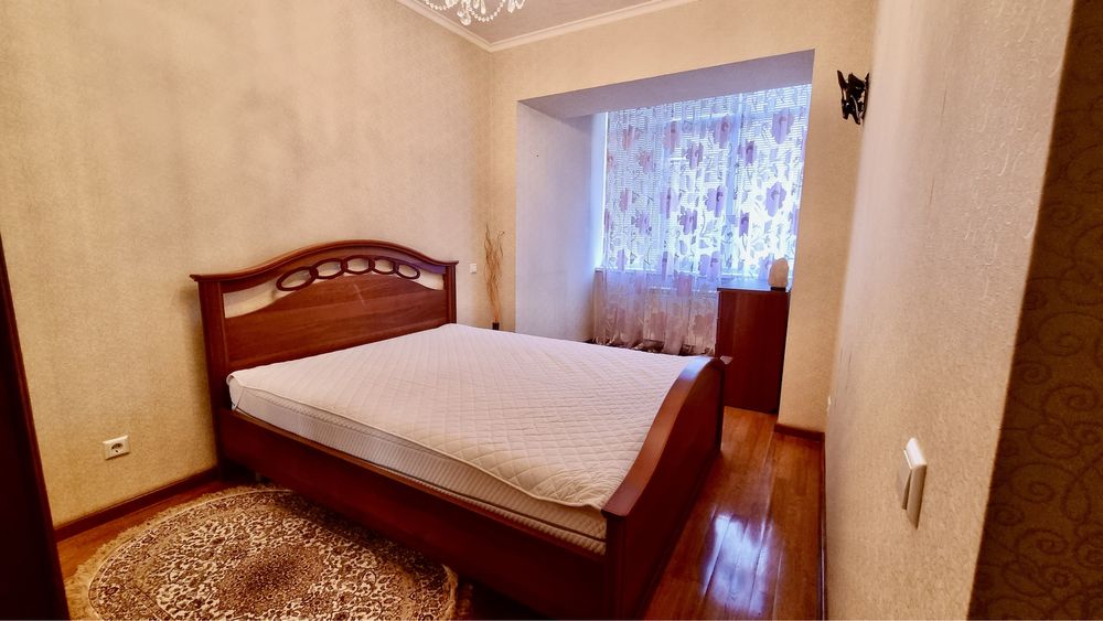 Продається простора 2к квартира в Дніпровському районі .