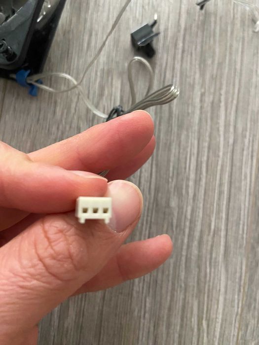 Wentylator  12V 0,4A regulacja predkości 3 pin.