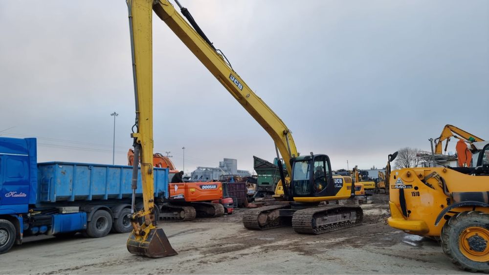 Экскаватор JCB 220 LR , стрела 16.5 м