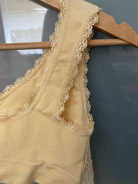 Biustonosz z poduszkami bez zapięcia z tylu rozmiar  85B/L