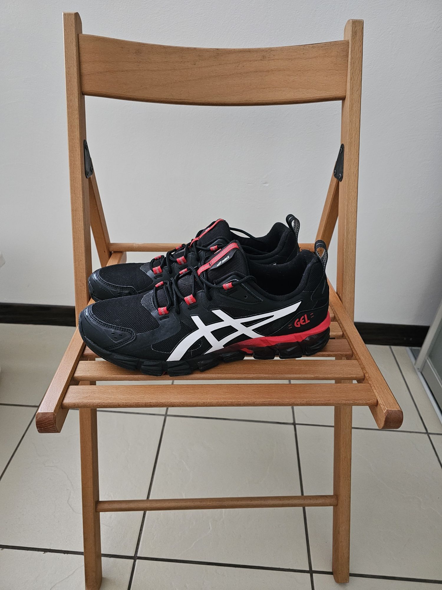 Нові Asics GEL-QUANTUM 180 46 poзмір та Reebok 42 

Довжина устілки 29