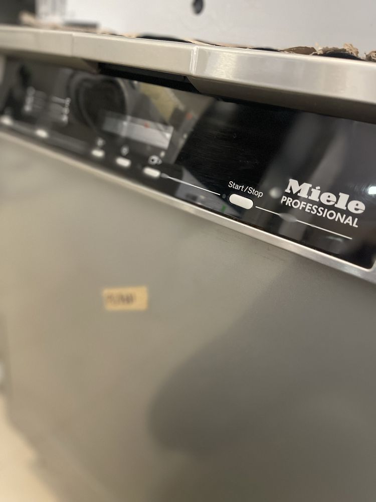 Продам посудомийну машину Miele