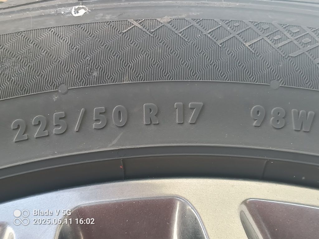 Felgi aluminiowe z oponami