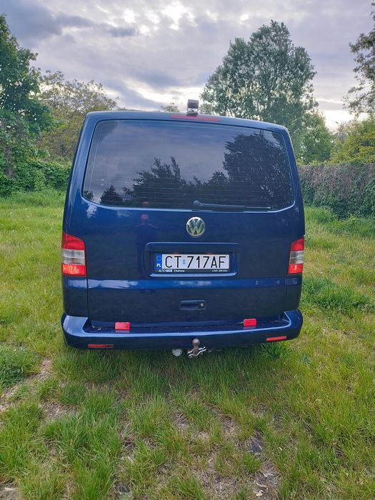 Sprzedam Volkswagen Transporter caravella 9 osób z silnikiem 1.9 TDI