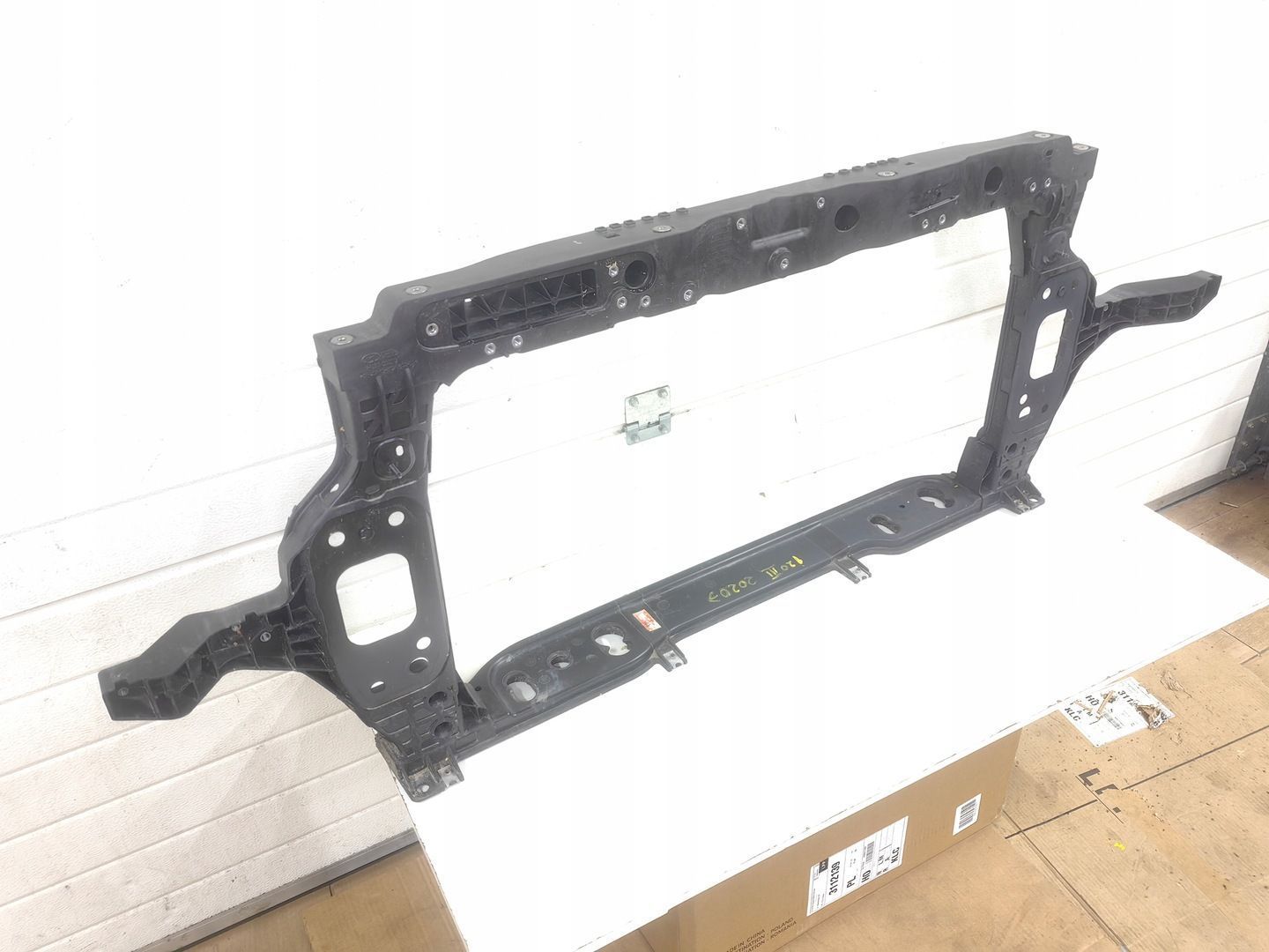 HYUNDAI I20 III 21- pas przedni wzmocnienie 64101-Q0000