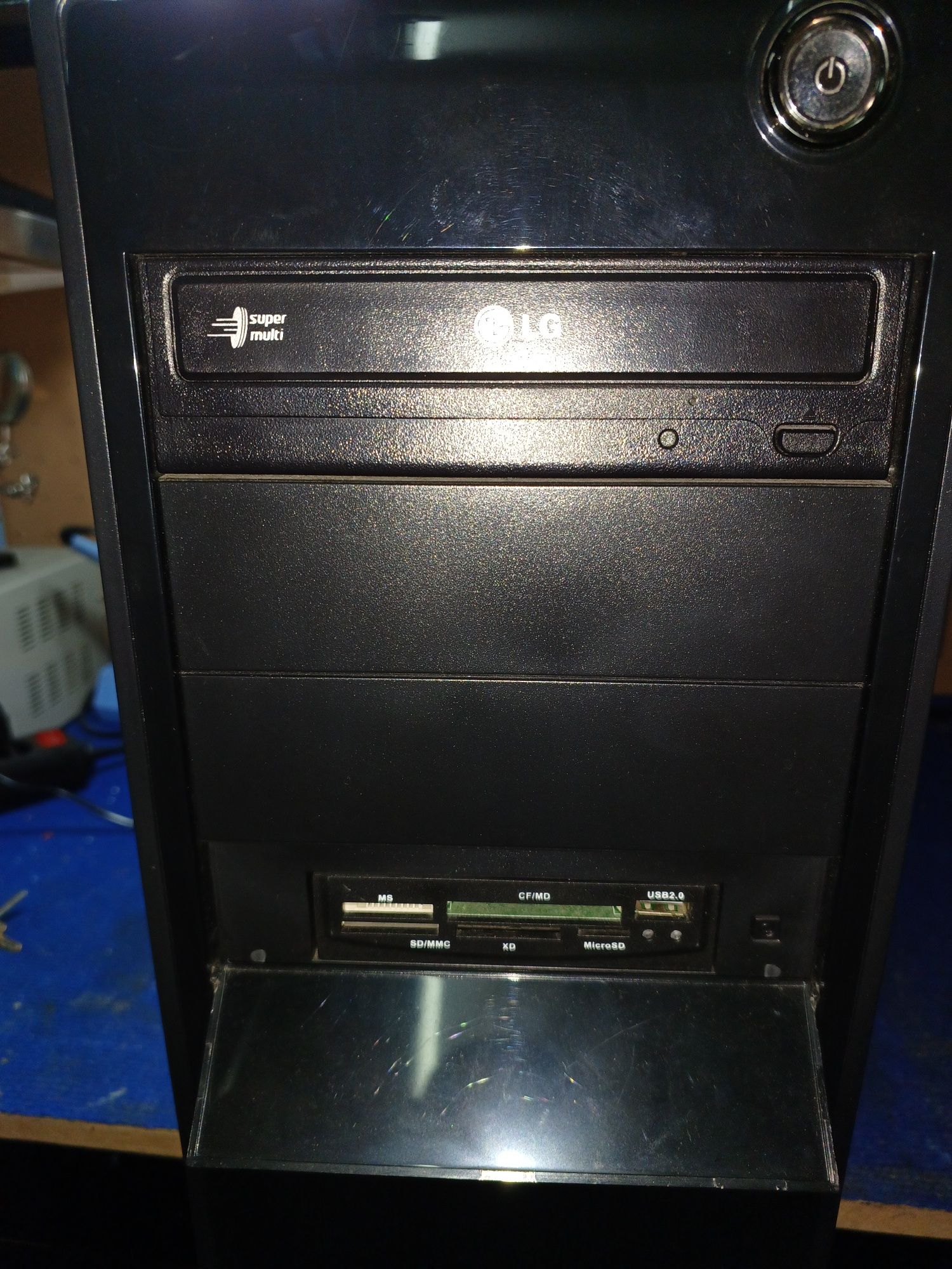 Torre PC com monitor LG 22"