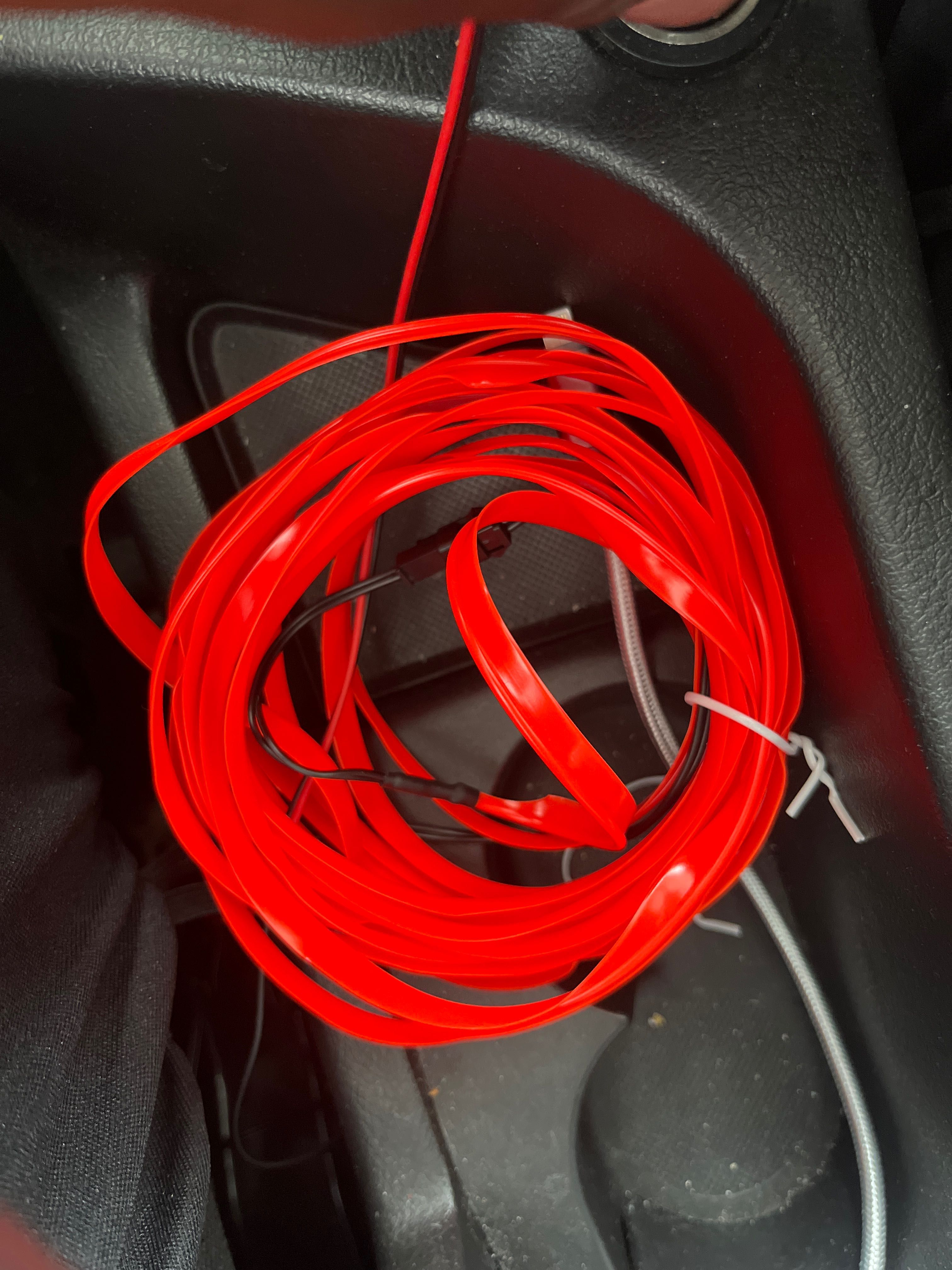 Fio neon flexivel para carro / entrada por isqueiro