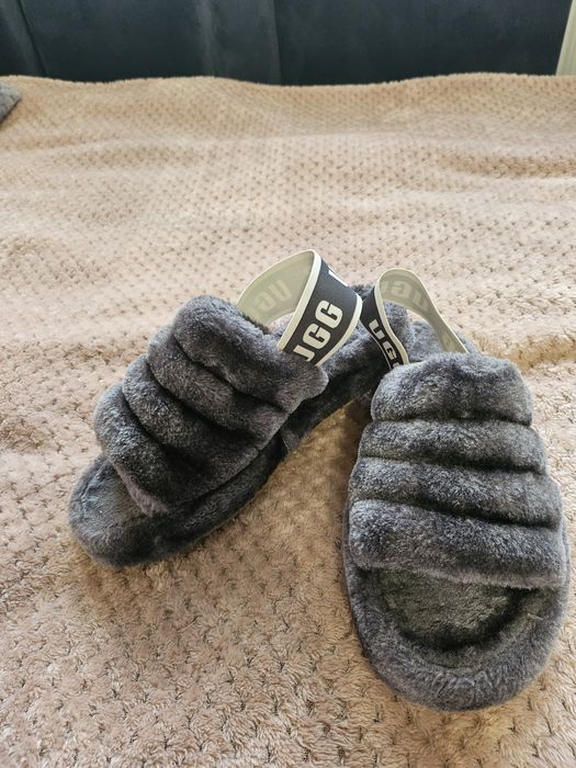 Nowe kapcie UGG szare