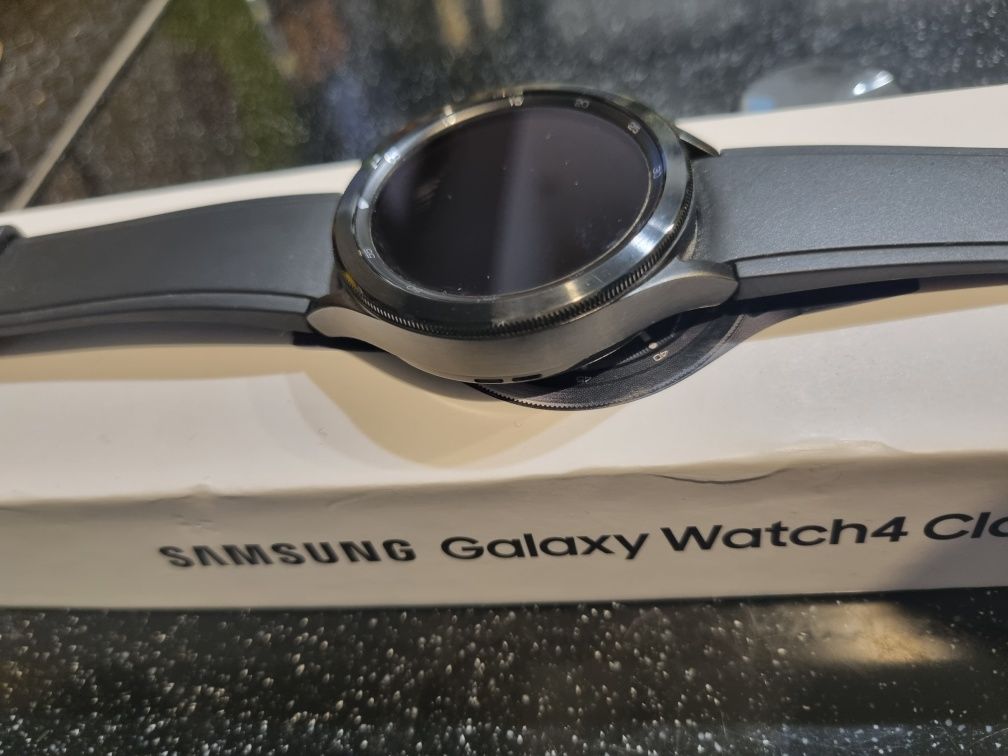 Смарт годинник Galaxy Watch 4. Ідеальний стан. Повний комплект.Коробка