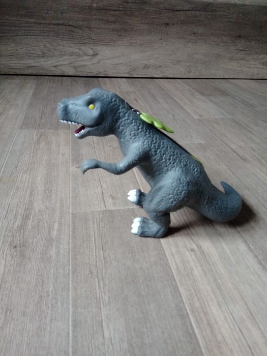 Dinozaur- zabawka,  piórnik
