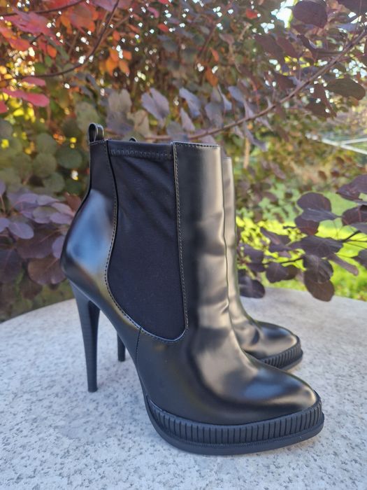 Czarne botki kozaki Zara 40 na szpilce eleganckie modne