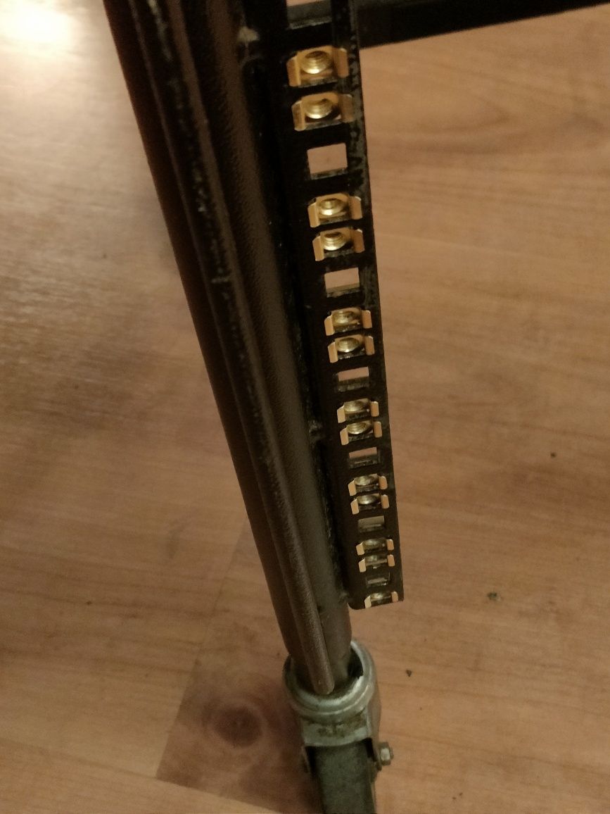 Rack metálica com rodas