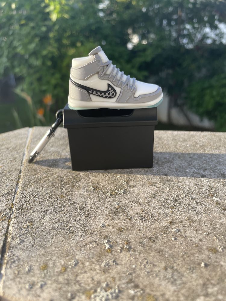Capa para air pods Nike Air Jordan Dior