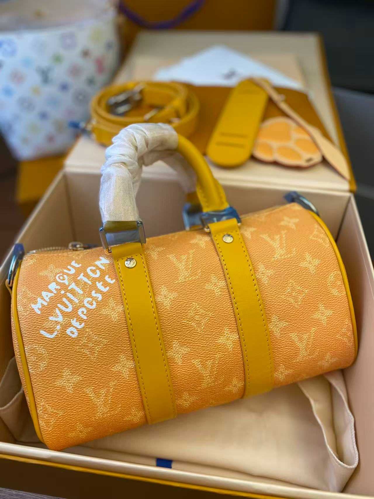 Mochila crossbody LOUIS VUITTON Keepall 25.