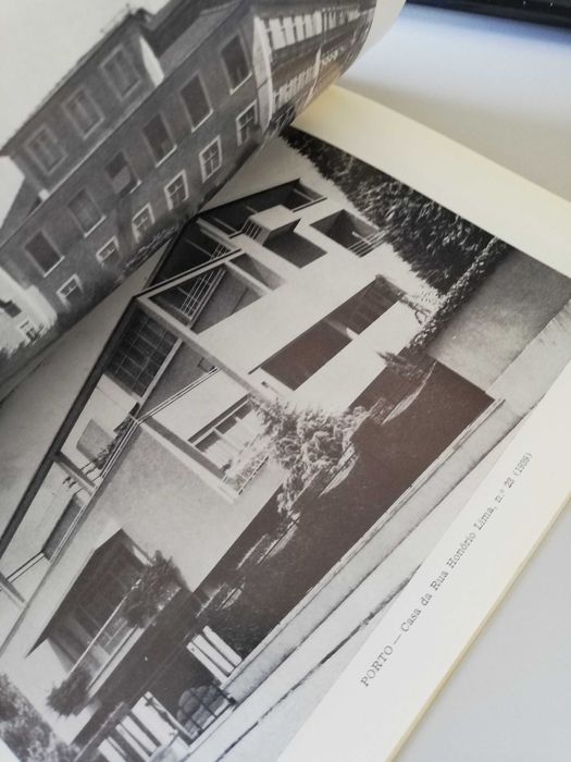 Catálogo da exposição Aspectos da Arquitectura Portuguesa, 1550 a 1950