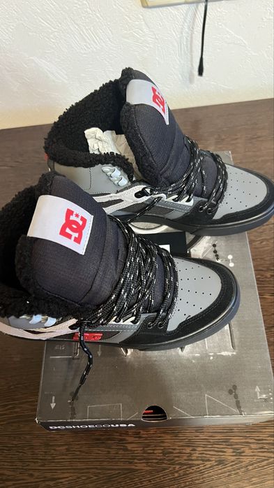 Новые зимнее ботинки - кросовки