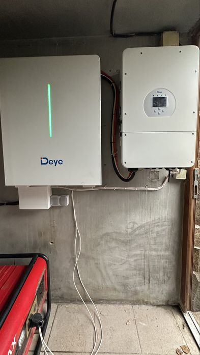 Гібридні інвентори/ Акумуляторні батареї Deye