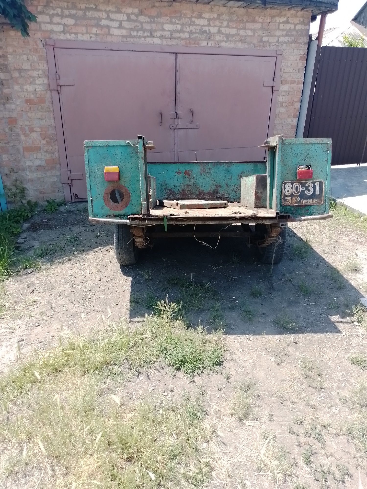 Продам прицеп на рессорах.