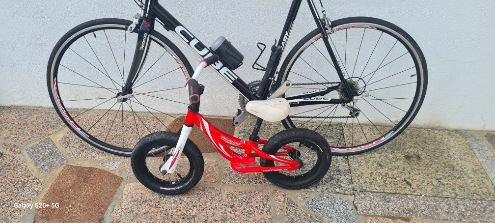 Bicicleta de estrada cube