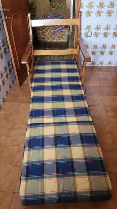 Sofá Cama Solteiro Pouf