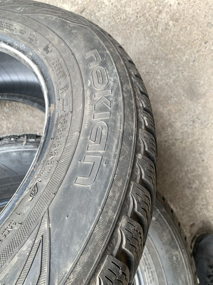Резина шини колеса гума r17 235/65 nokian зима