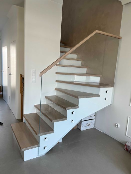 Szklarz Usługi szklarskie Pabianice Lustra Kabiny Balustrady Daszki
