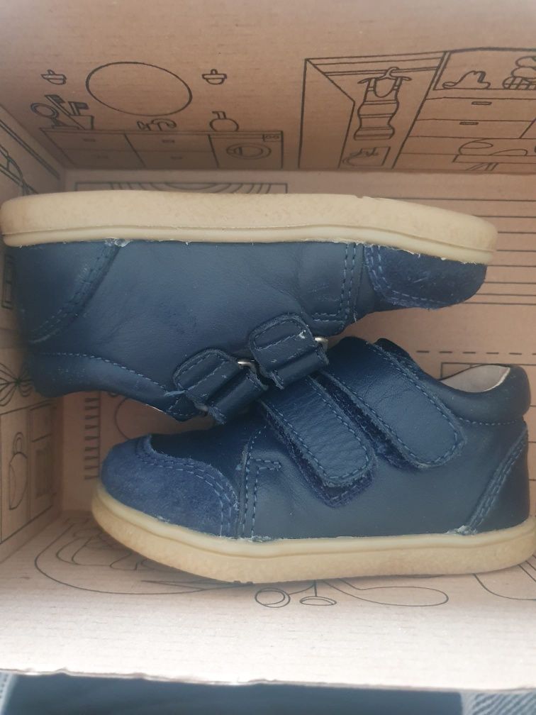 Buty niemowlęce polskiej marki Mido rozmiar 21