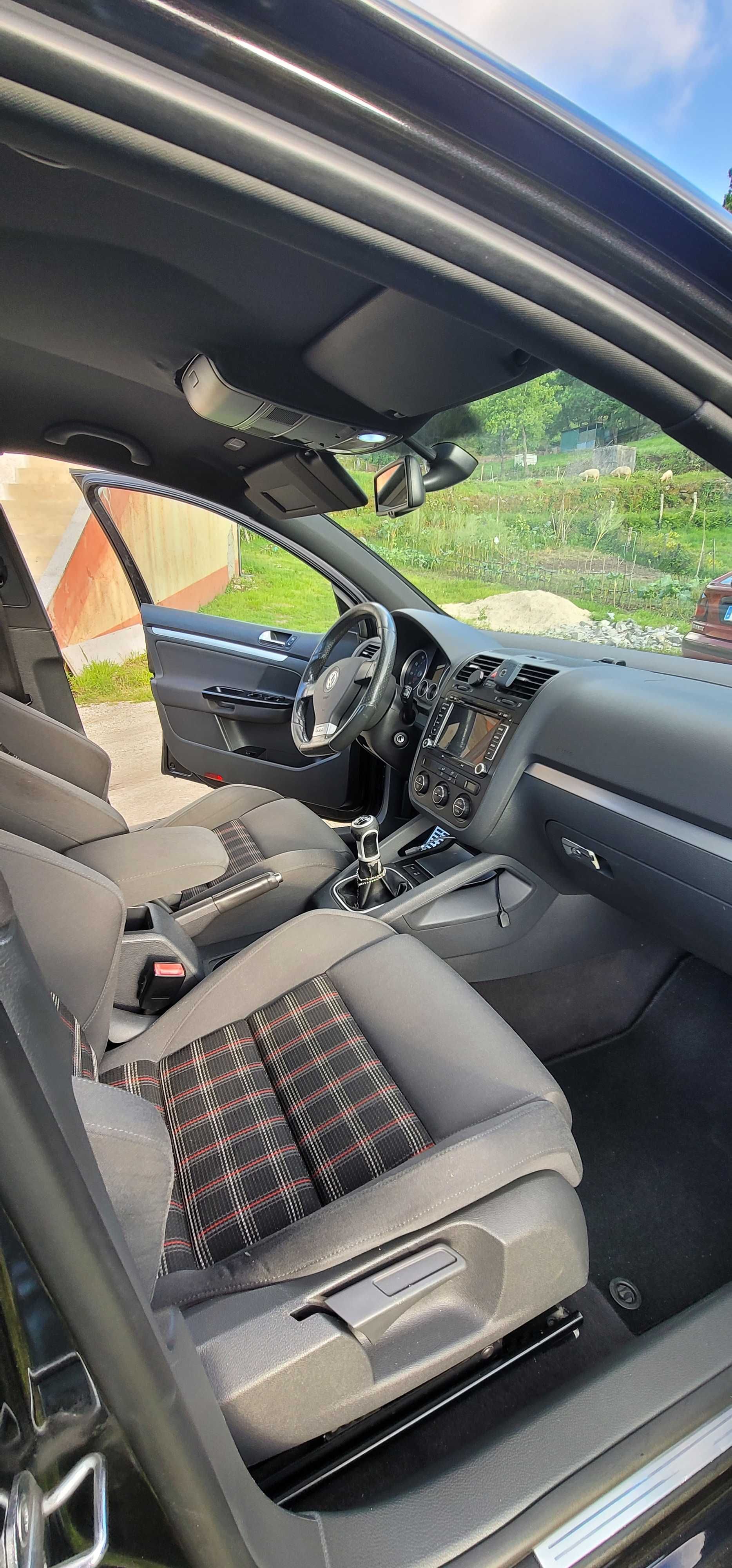 Golf 5 GTI, carro em ótimo estado