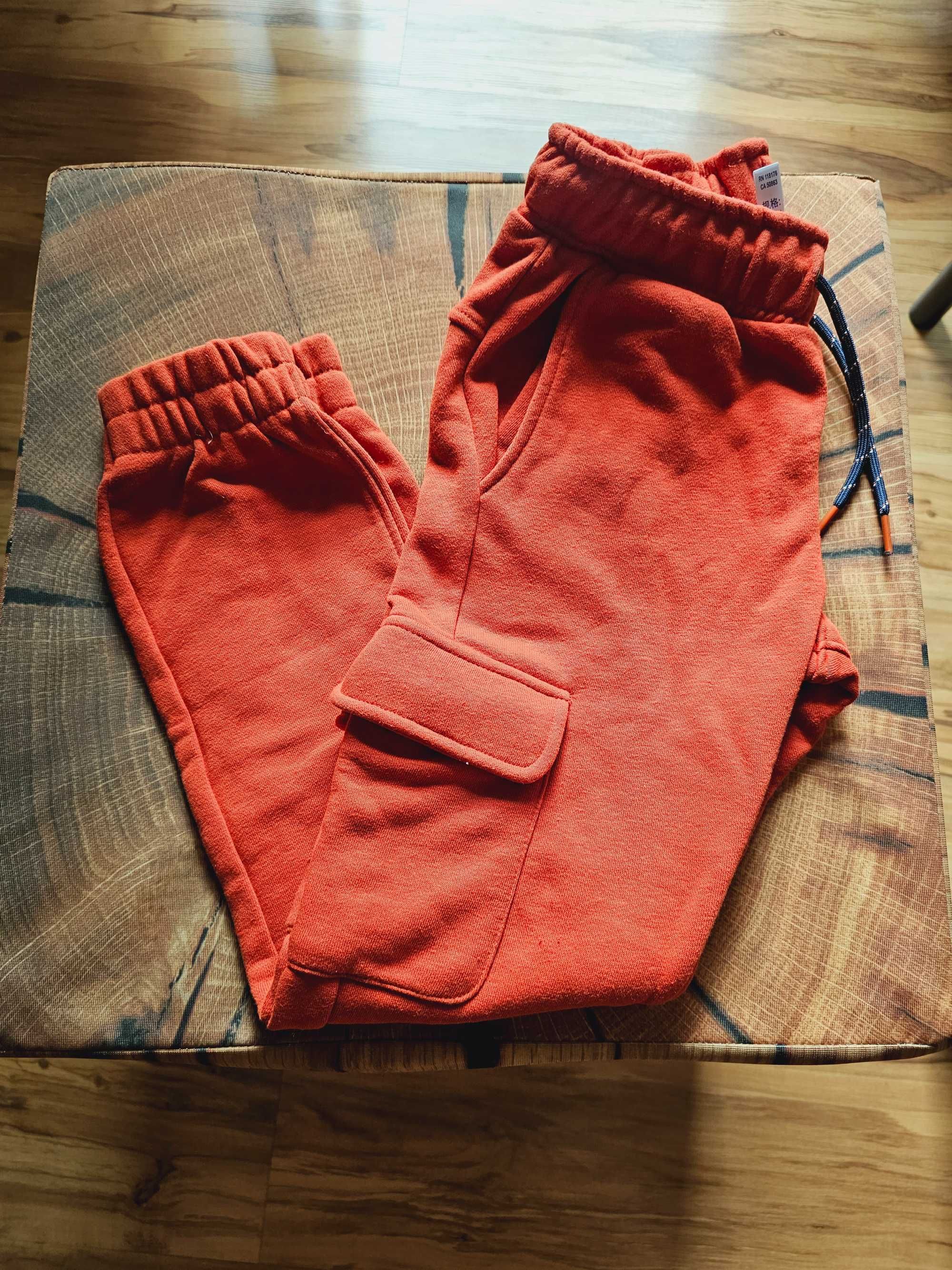 Joggery Okaidi + tshirt 128