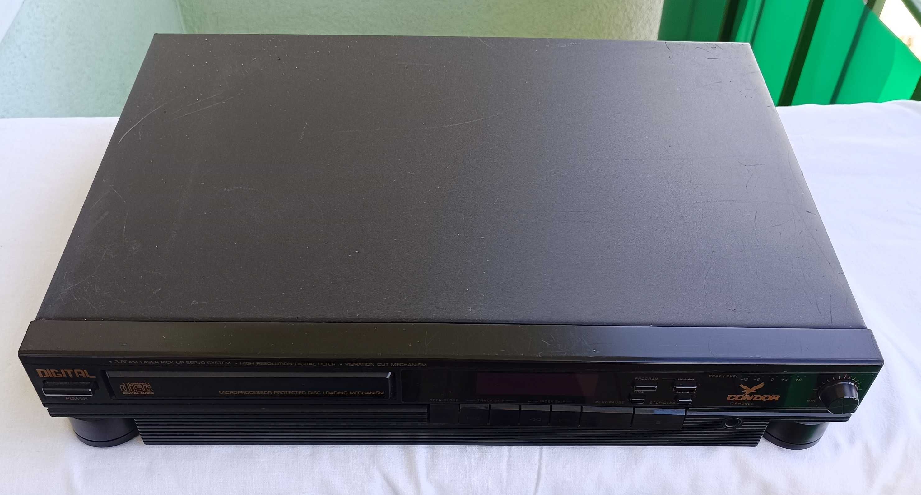 Odtwarzacz CD CONDOR CD900,1984 r., sprawny 100%.