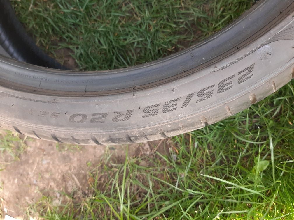 235/35R20 Pirelli jak nowa