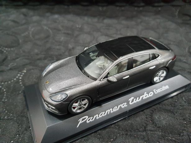 Porsche panamera turbo executive Minichamps