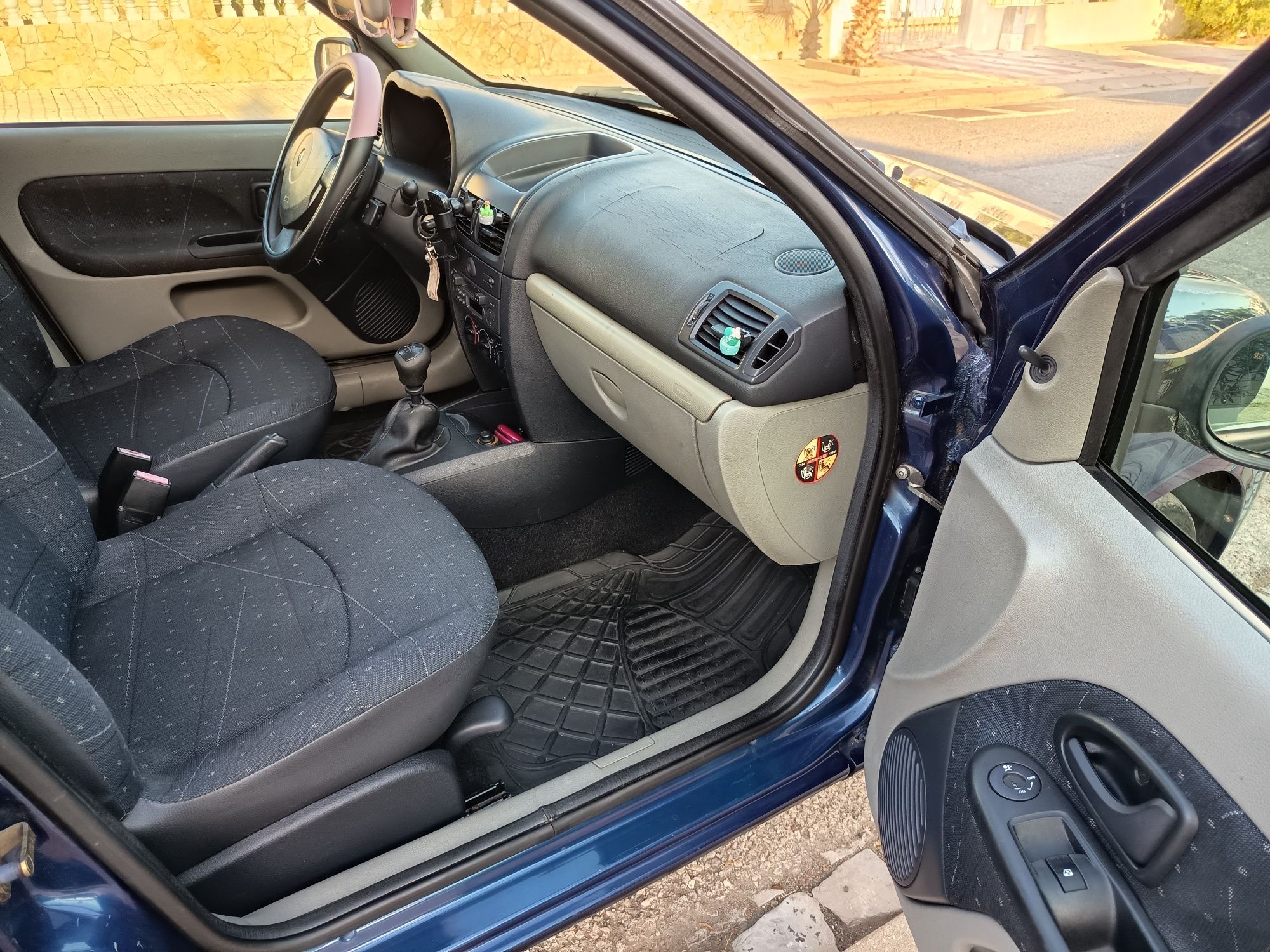Renault Clio 2003