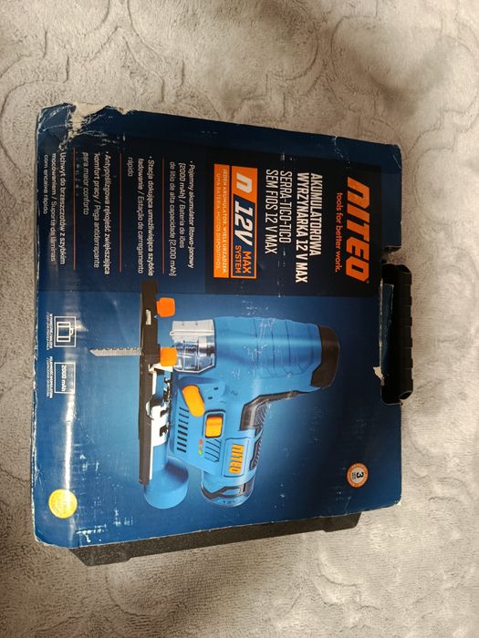 Wyrzynarka akumulatorowa 12v max Niteo z walizką