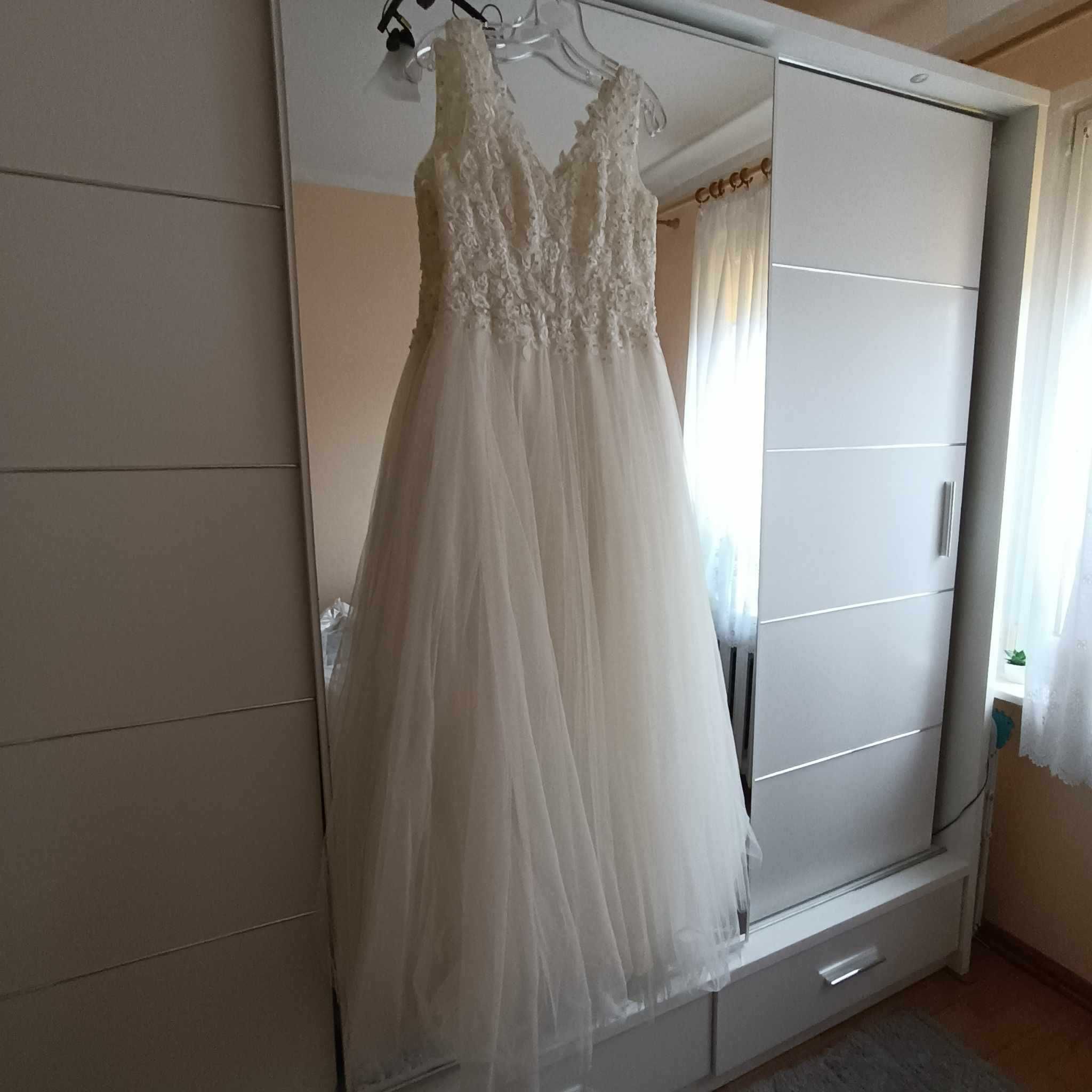suknia ślubna na wzrost 165 rozmiar 38+welon długi gratis