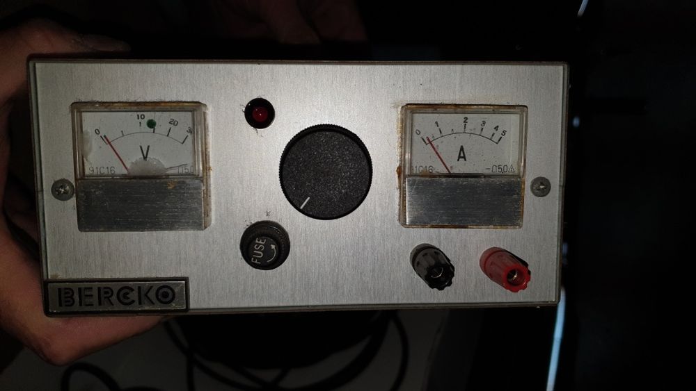 Fonte de Alimentação Regulável