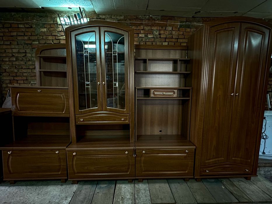 Меблі для зали і комод