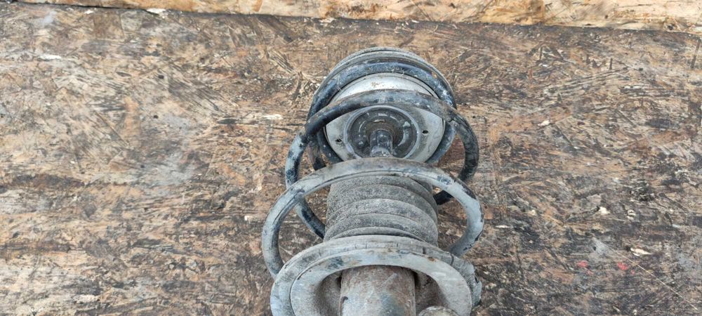 BMW E46 2.0D Amortyzator McPherson Prawy Przedni Prawy Przód PP