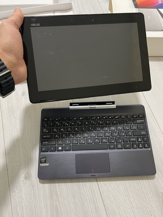 Продам новий в упаковці ноутбук трансформер в планшет Asus T100AM